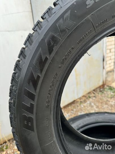 Bridgestone Blizzak Spike-01 225/60 R17