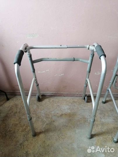 Ходунки для взрослых разные