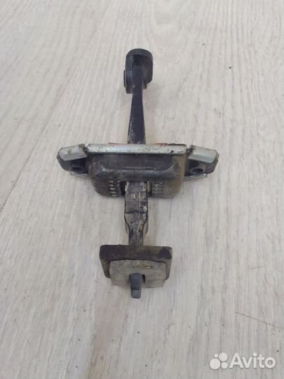 Ограничитель двери Kia RIO 2