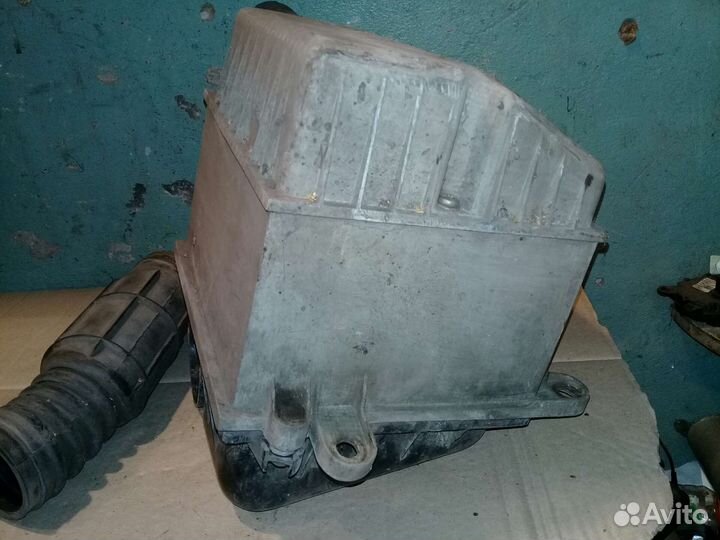 Корпус воздушного фильтра GM Chevrolet Niva 98г