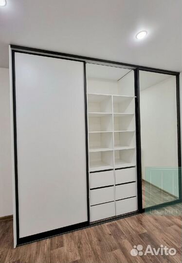 Шкаф распашной