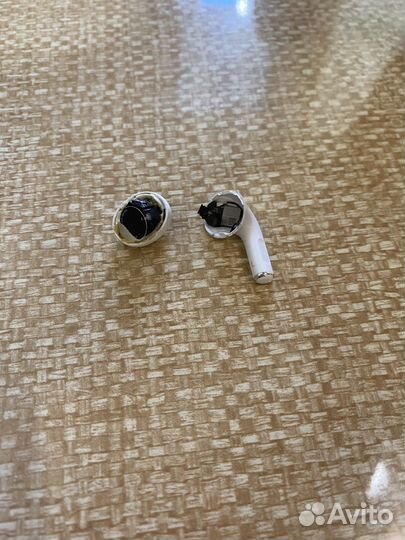 Airpods pro левый