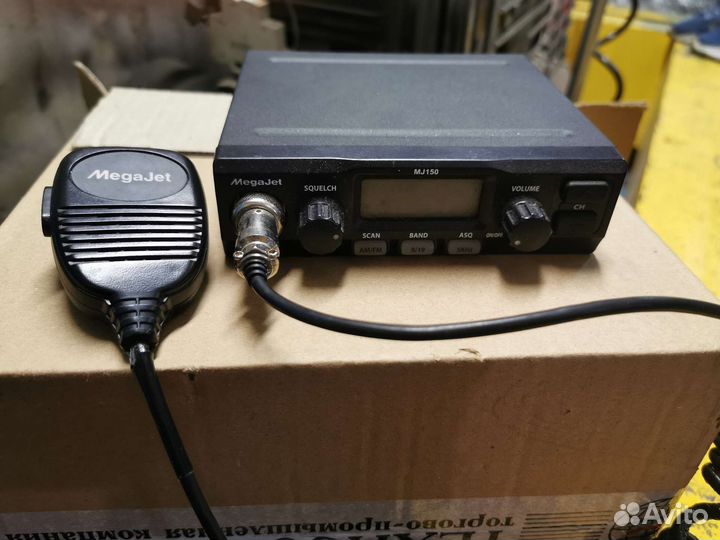 Автомобильная рация megajet 150