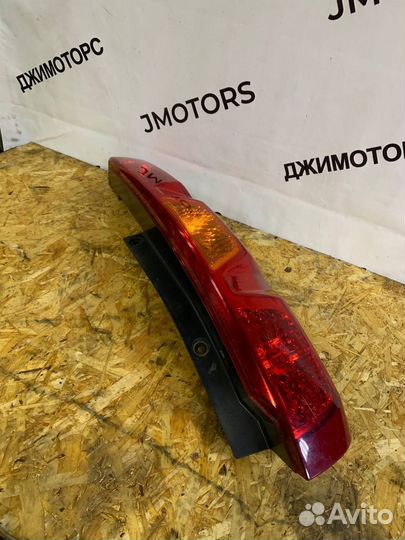 Фонарь задний правый Nissan X-trail T31