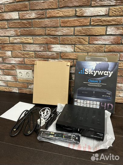 Спутниковый ресивер Skyway Classic 3