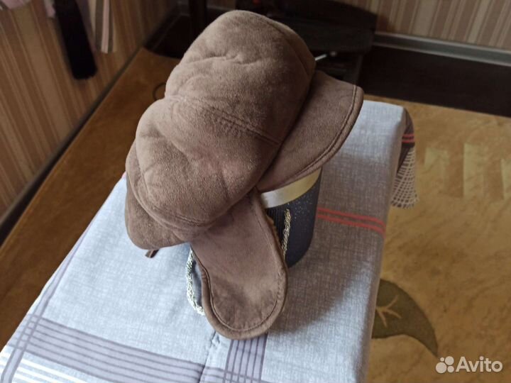 Женская шапка