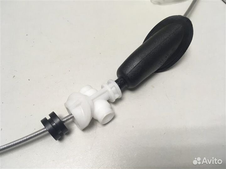 Трос ручника стояночного тормоза Volkswagen