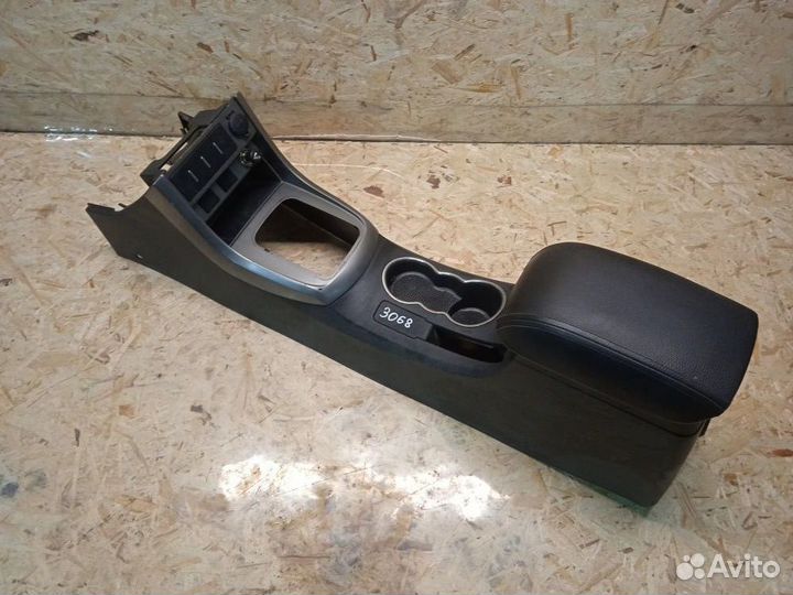 Подлокотник Geely Emgrand EC7