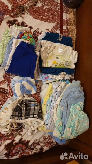 Детские вещи. Футболки, кофточки, ползунки, штаны