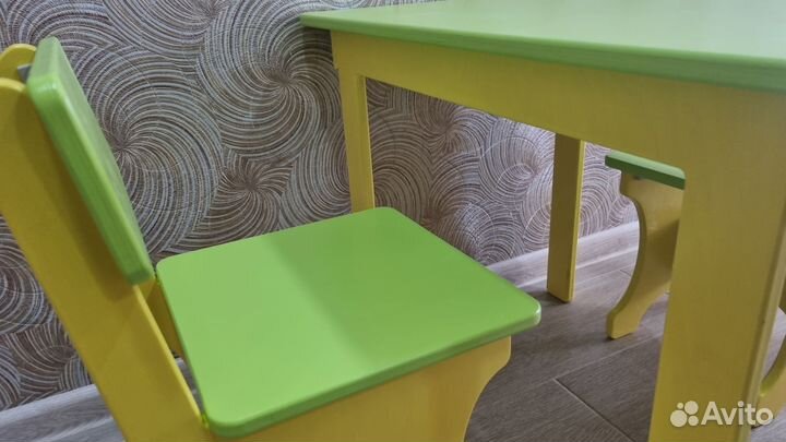 Детский столик и стульчик
