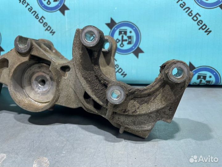 Кронштейн генератора Nissan Almera G15