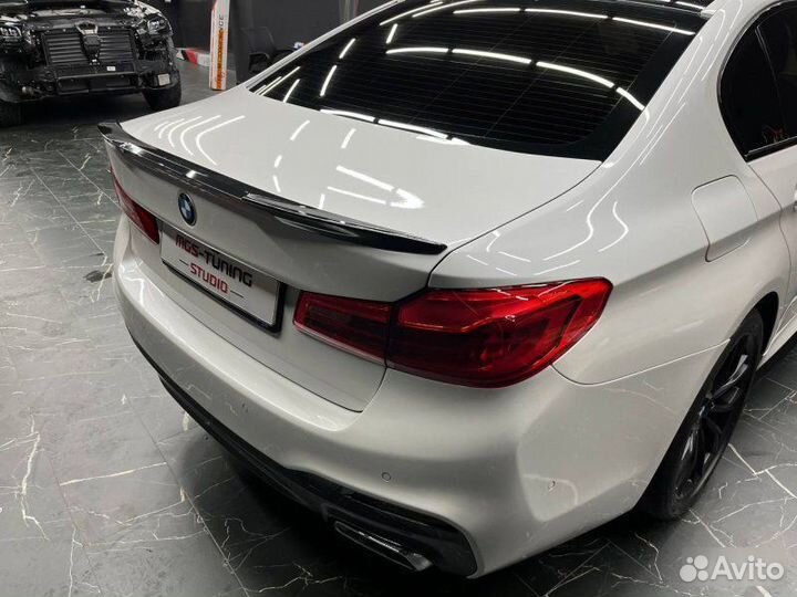 Спойлер M4 Style черный глянец на BMW 5 series G30