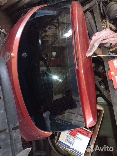 Стекло багажника nissan