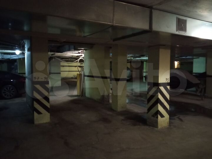 Машиноместо, 15 м²