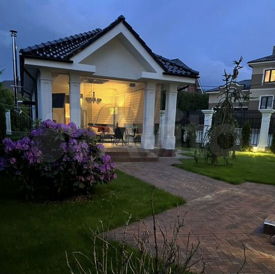 Дом 420 м² на участке 10,1 сот.