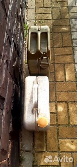 Железные канистры 20л