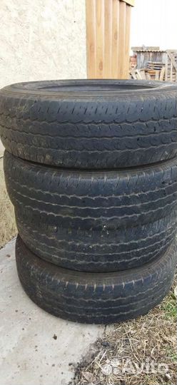 Accelera 651 2.25/75 R16 30B