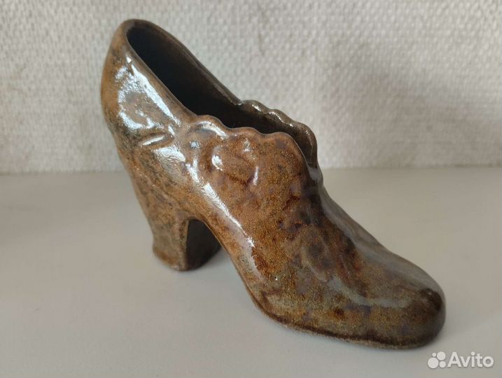 Изящная игольница туфелька керамика