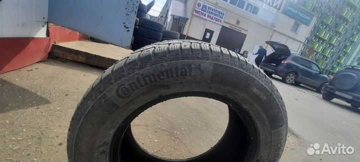 Continental IceContact 2 215/65 R16