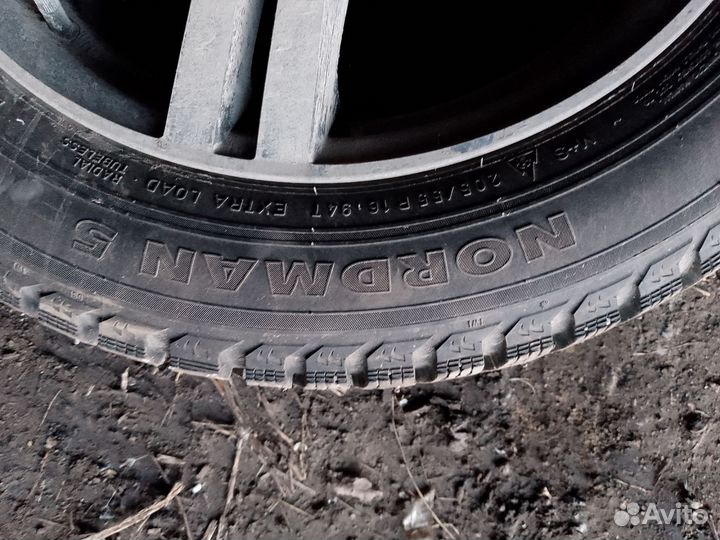 Продам литьё с зимней резиной