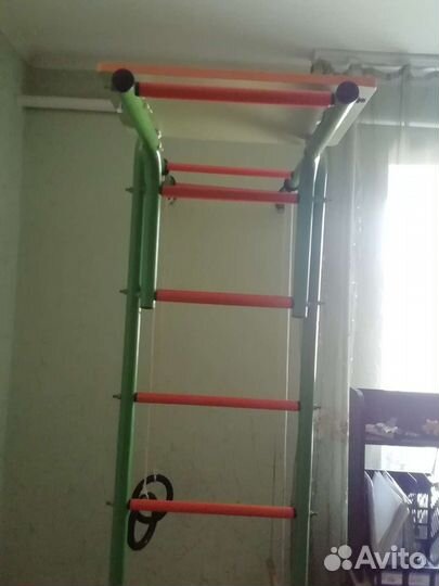 Шведская стенка с турником