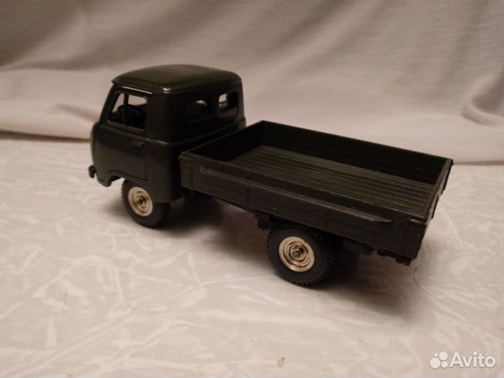 УАЗ бортовой. 1к43