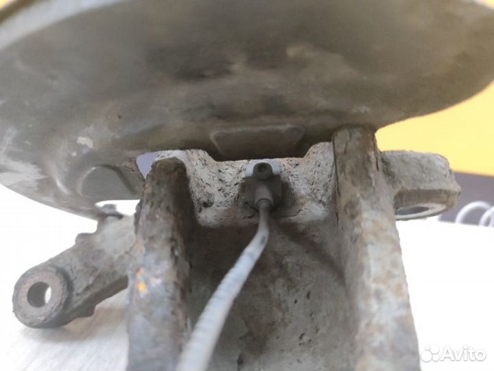 Кулак передний левый Land Rover Freelander 2 L359