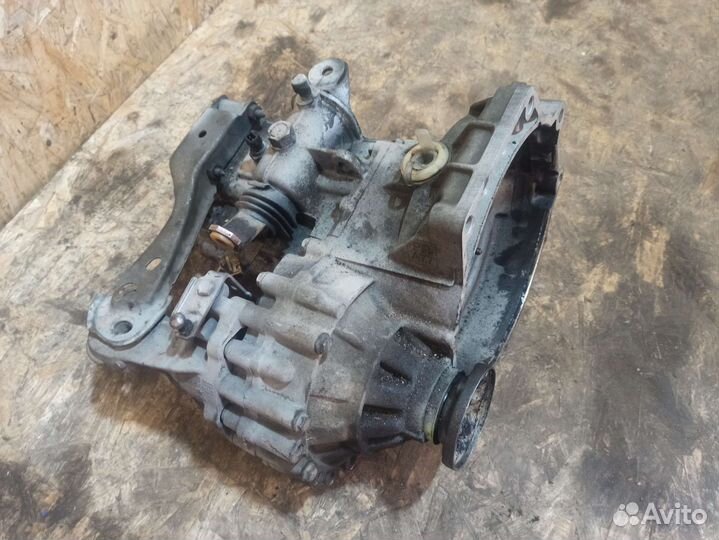 Коробка передач 5 ст 1.9 D Golf 2 DFW