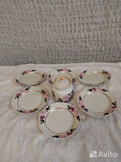 Тарелки пирожковыес сахарницей