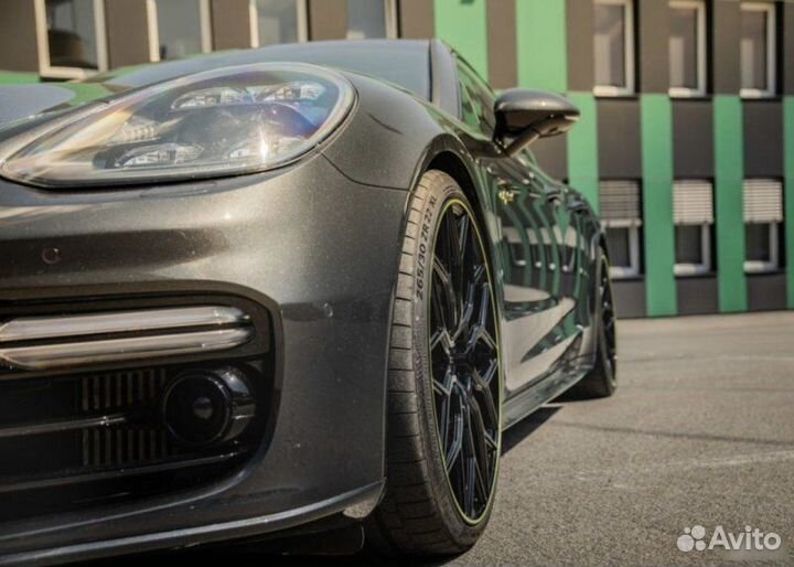 Кованые диски в стиле Vossen Porsche Panamera R22