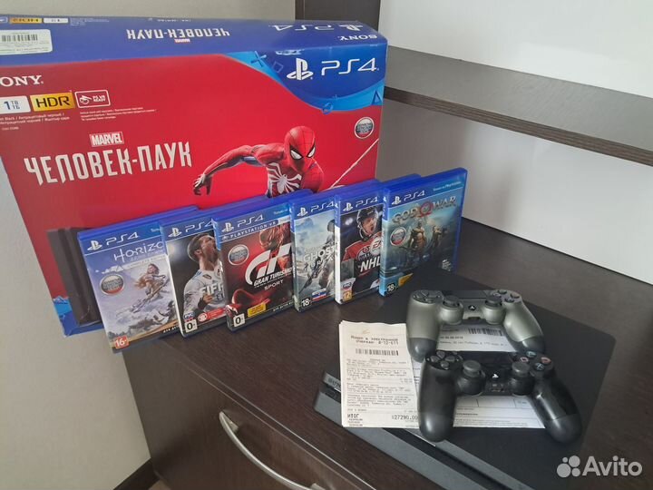 Sony PS4 Slim 1 TB + 2 Джойстика + Игры