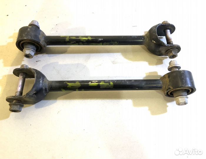 Рычаг задней подвески левый правый Toyota Corolla