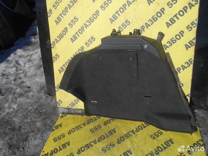 Обшивка багажника левая нижняя Opel Astra H