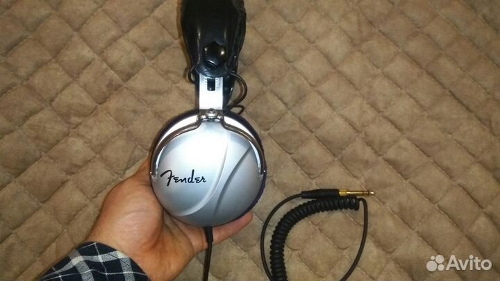 Наушники Fender