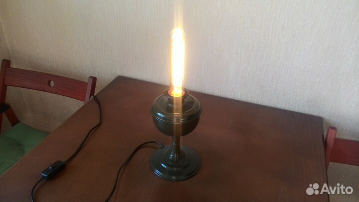 Настольная лампа