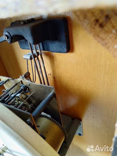 Часы с боем Янтарь