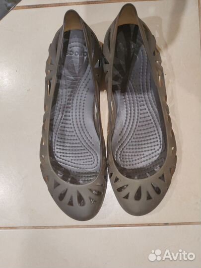 Пляжные туфли crocs