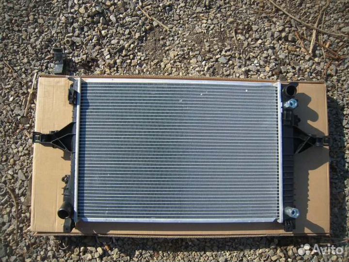 Радиатор двс Volvo Volvo 240 Volvo 340 Volvo 440