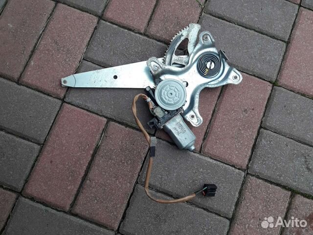 Стеклоподъёмник задний правый Toyota crown S170