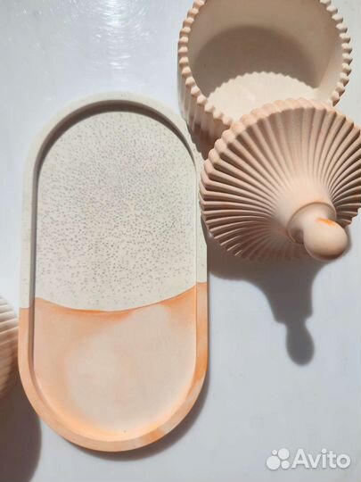 Набор из гипса (поднос, ваза, шкатулка)