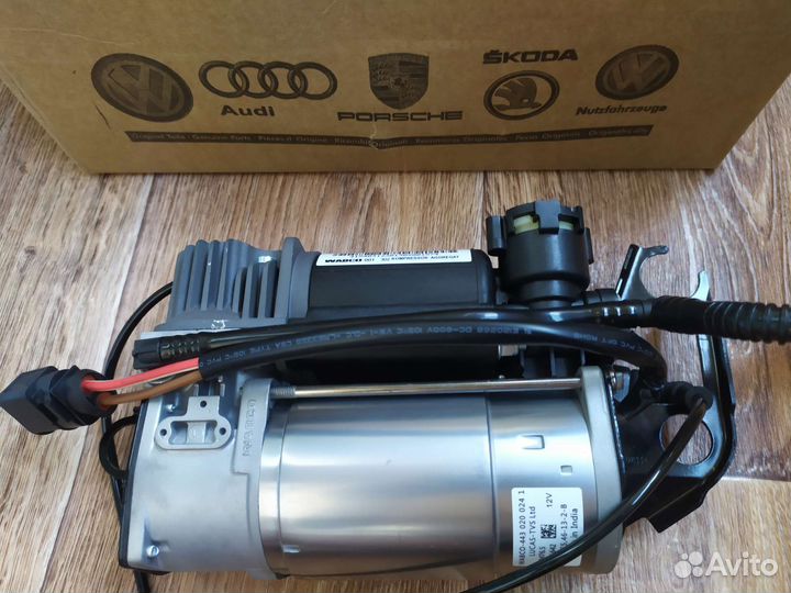 Компрессор пневмоподвески на Audi Q7,VW Touareg