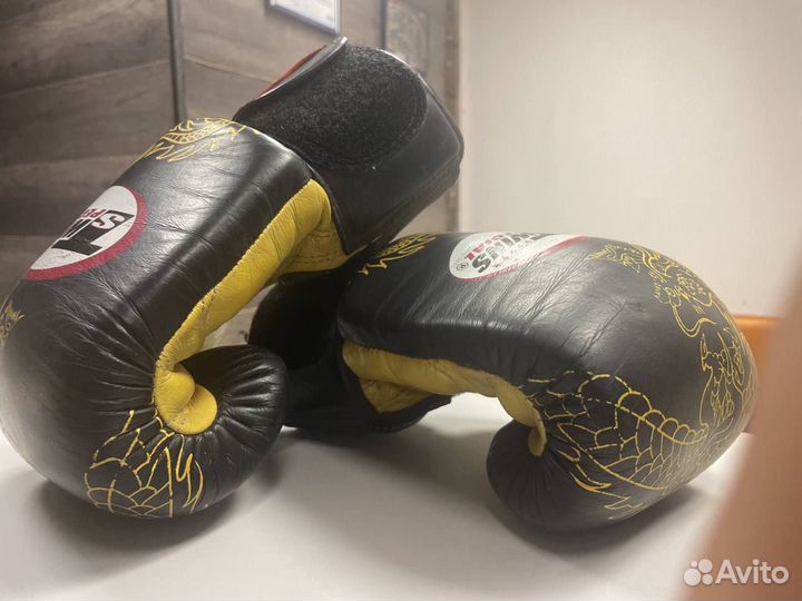 Боксерские перчатки twins 12 Оригинальные