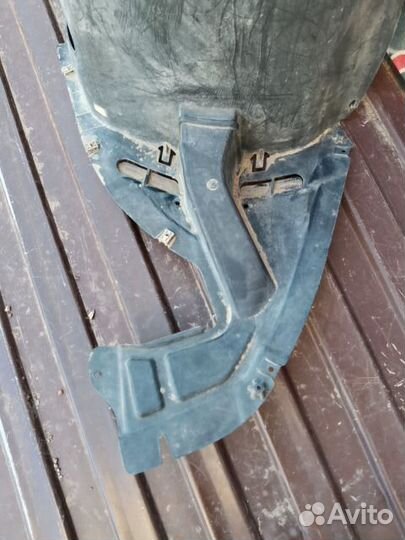 Подкрылок передний левый Skoda Octavia