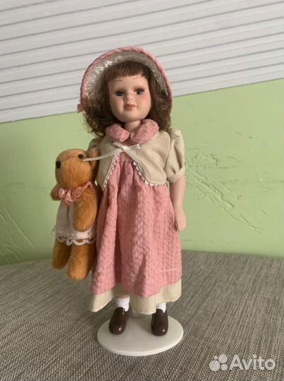 Кукла фарфоровая коллекционная