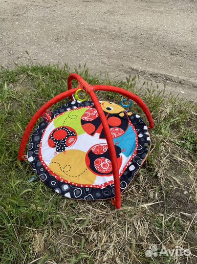 Развивающий коврик для младенца