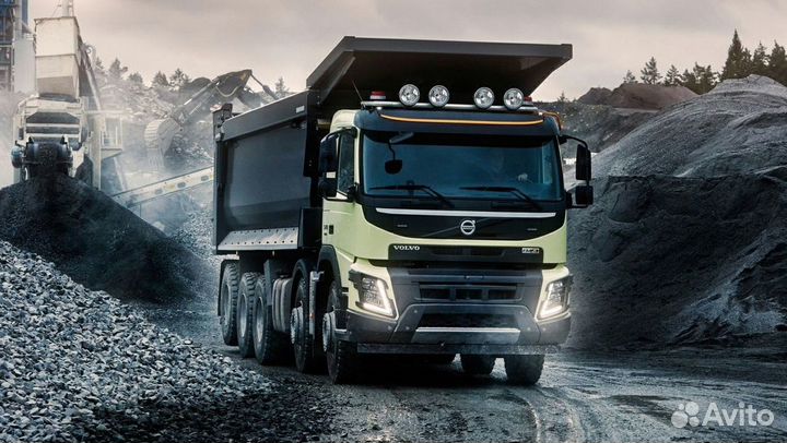 Водитель самосвала