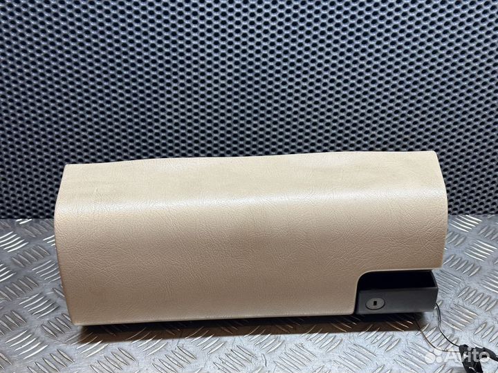 Бардачок Mercedes-Benz W210