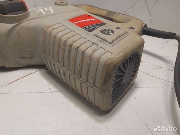 Перфоратор Интерскол П-45/1000Э не рабочий