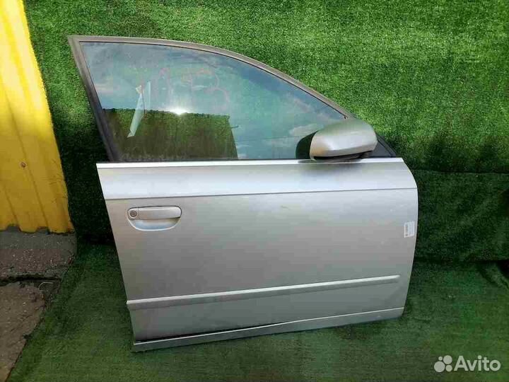 Дверь передняя правая Audi A4 B7 8ED 8K2