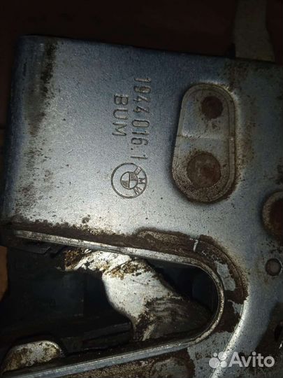 Замок двери передний правый bmw 5 E34 бмв 5 E34